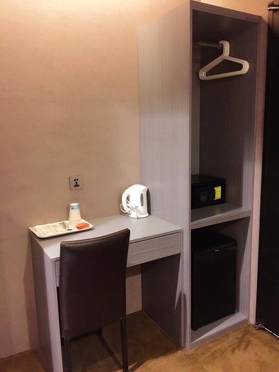 Ximen 101 - S Hotel Taipei Exterior photo