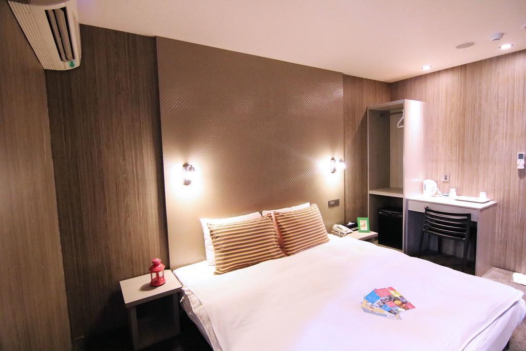 Ximen 101 - S Hotel Taipei Exterior photo