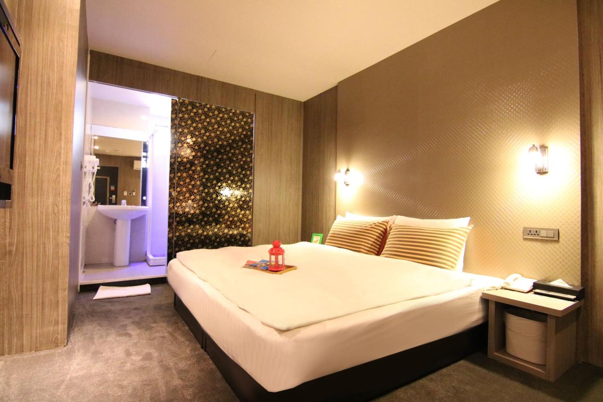 Ximen 101 - S Hotel Taipei Exterior photo