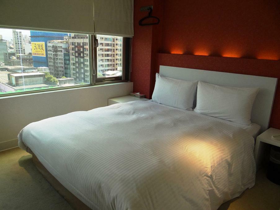 Ximen 101 - S Hotel Taipei Exterior photo