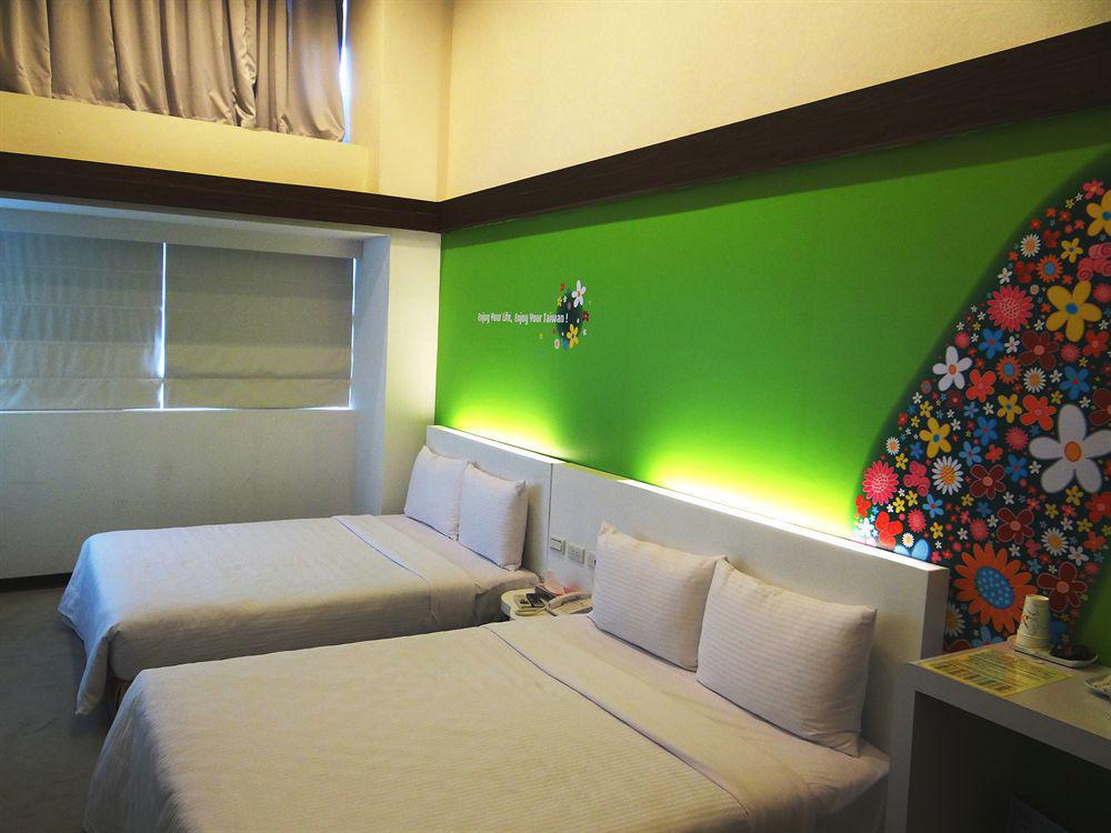 Ximen 101 - S Hotel Taipei Exterior photo